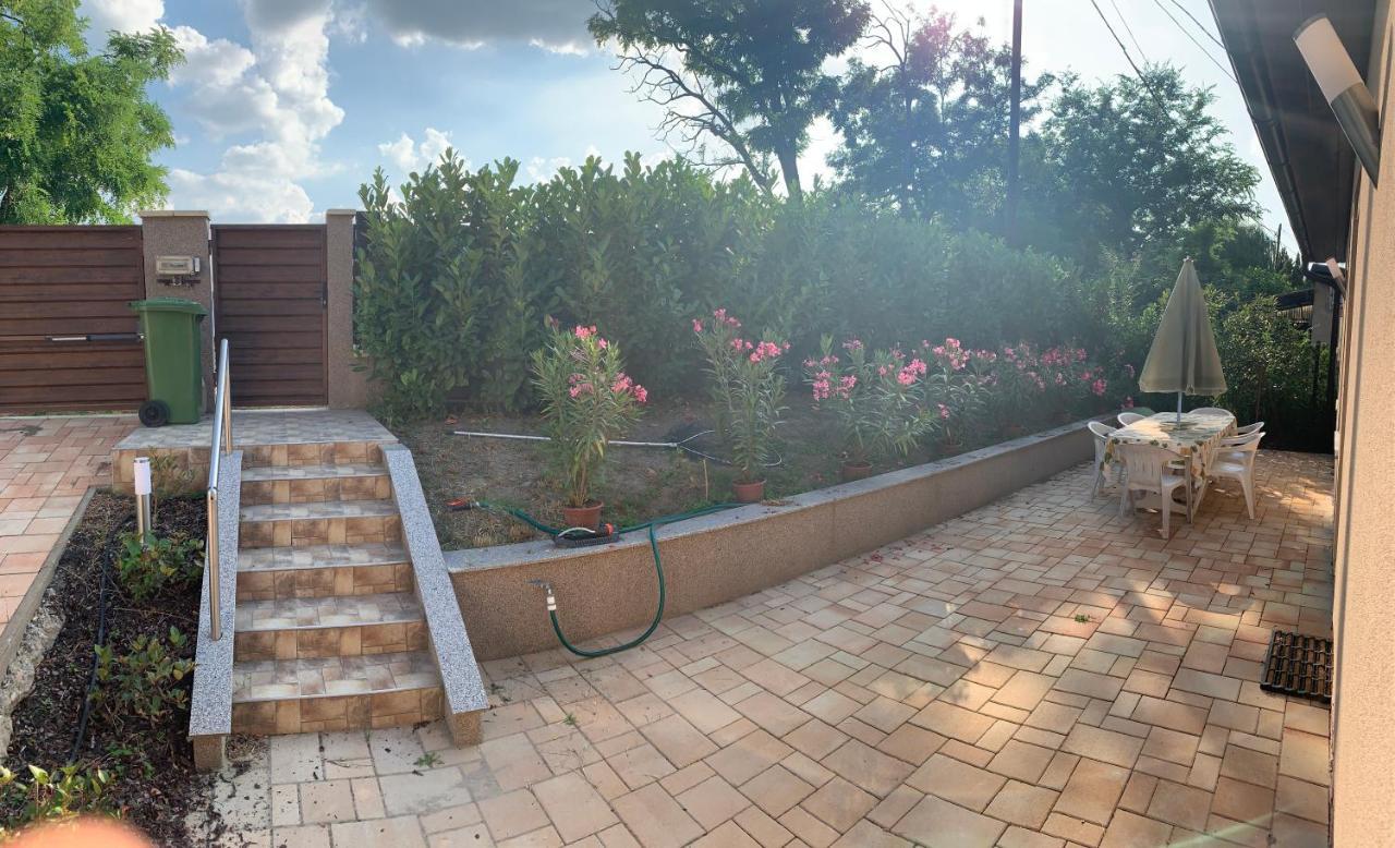 House Carlo Ponty Apartment Tass Екстериор снимка