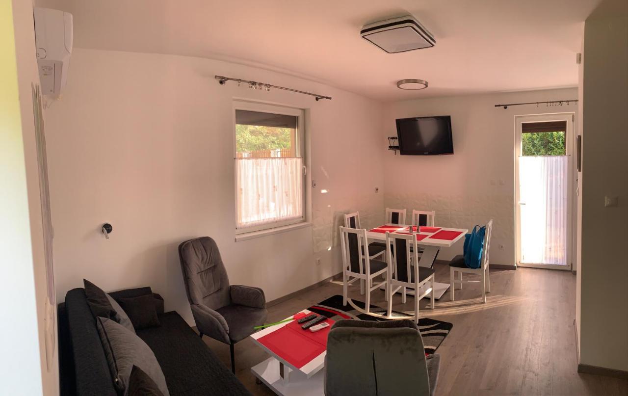 House Carlo Ponty Apartment Tass Екстериор снимка